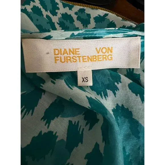 Diane von Furstenberg Green Animal Print Set of Wrap Top and Pants Size XS